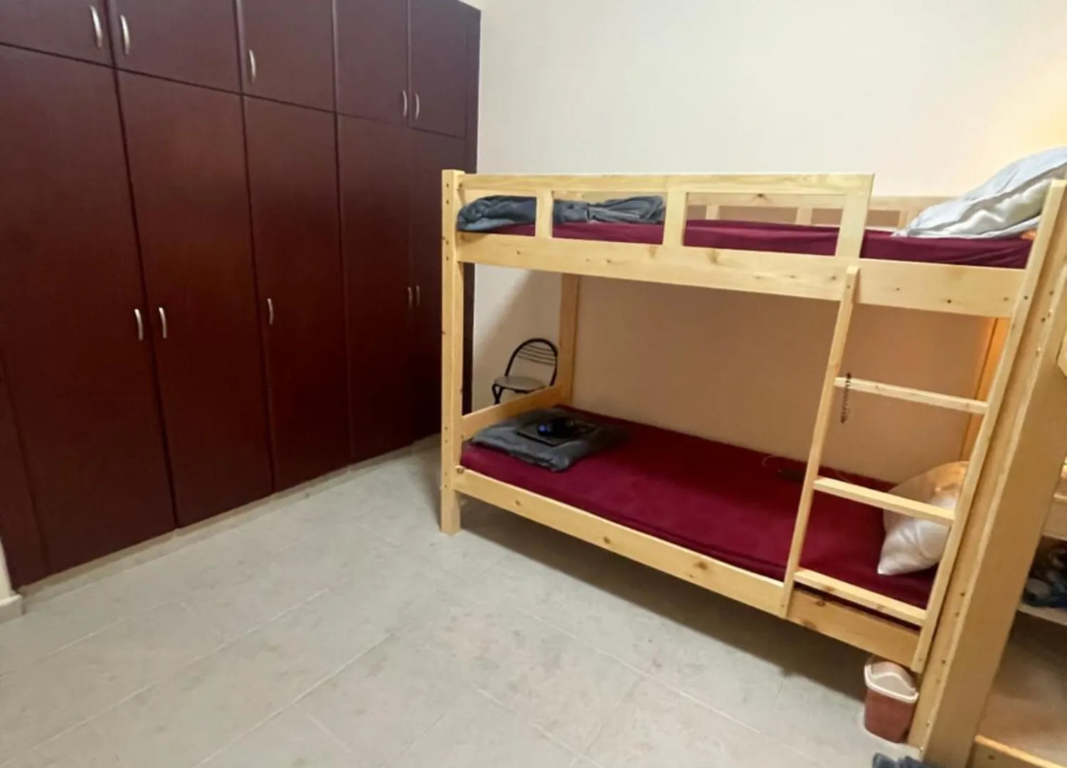 דירות דובאי Backpackers Zone