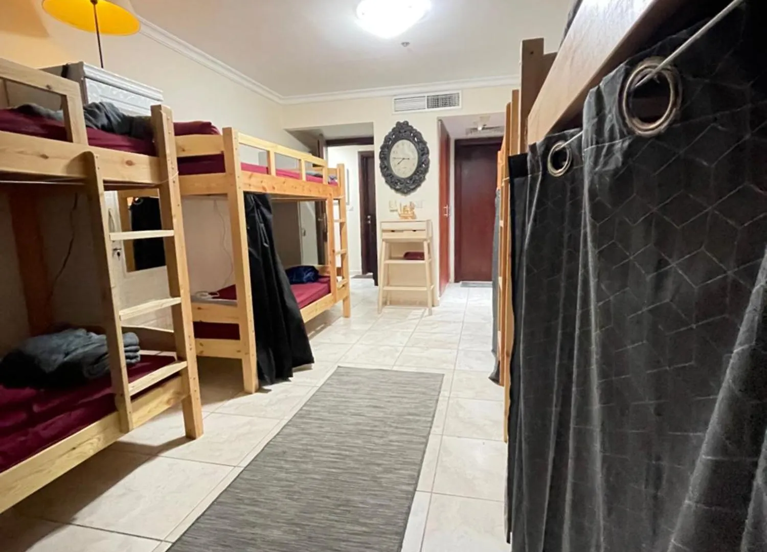 דירות דובאי Backpackers Zone